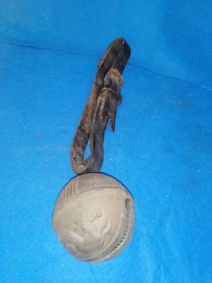 Cascabel grande con collar
